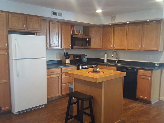 4th image of 199 Deepwood Dr