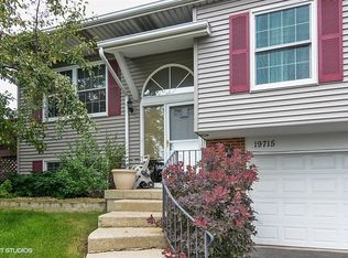 19711 S Edinburgh Ln, Frankfort, IL 60423