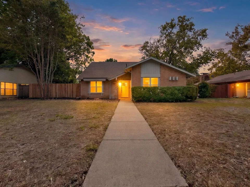 3104 Raintree Dr