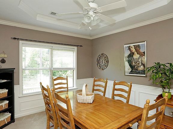 2nd image of 440 Amberley Dr