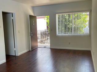777 E Villa St #13, Pasadena, CA 91101