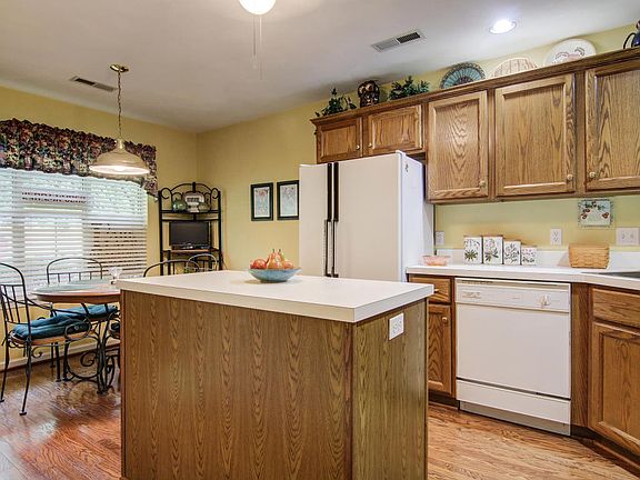 5th image of 5842 Penn Forest Pl