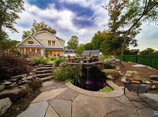 60 Marcotte Ln, Bergenfield, NJ 07621