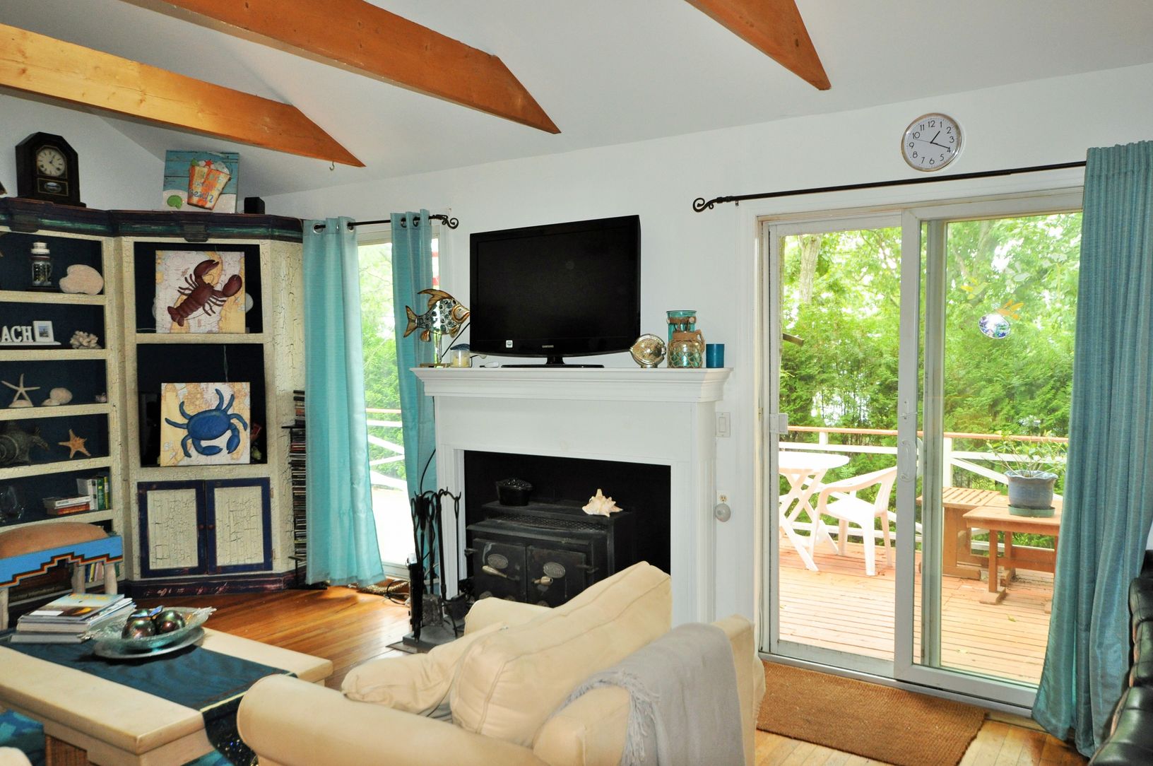  Living Room with Fireplace and Beamed Valuted Ceilings 