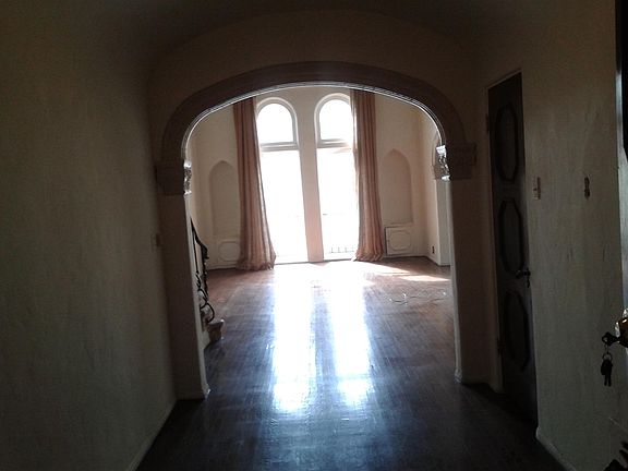 2nd image of 1301 N Harper Ave