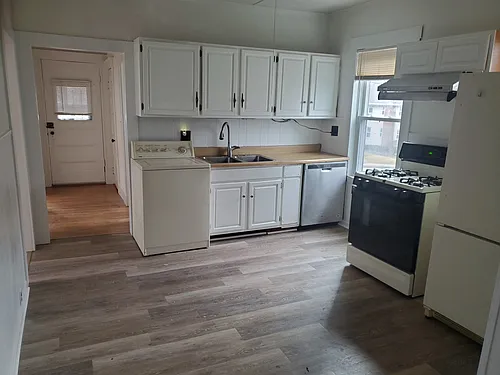 80 Upland Rd Photo 1