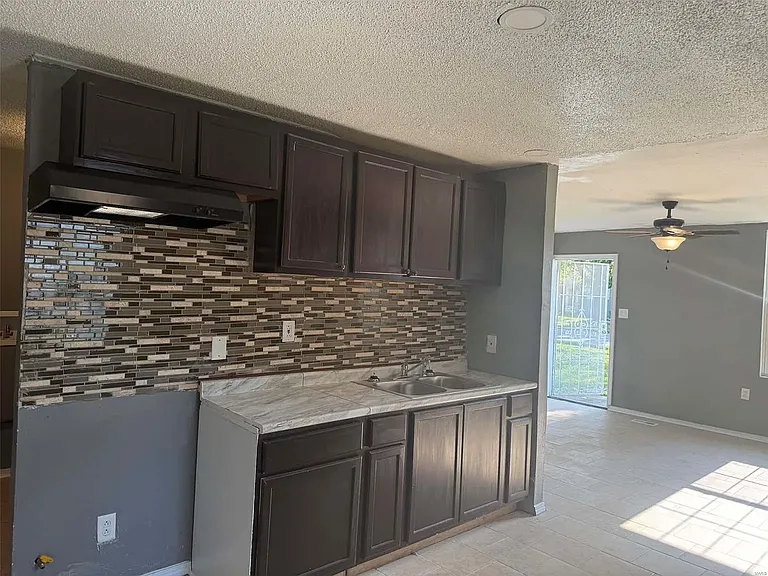 1317 Richard Dr — Photo 4