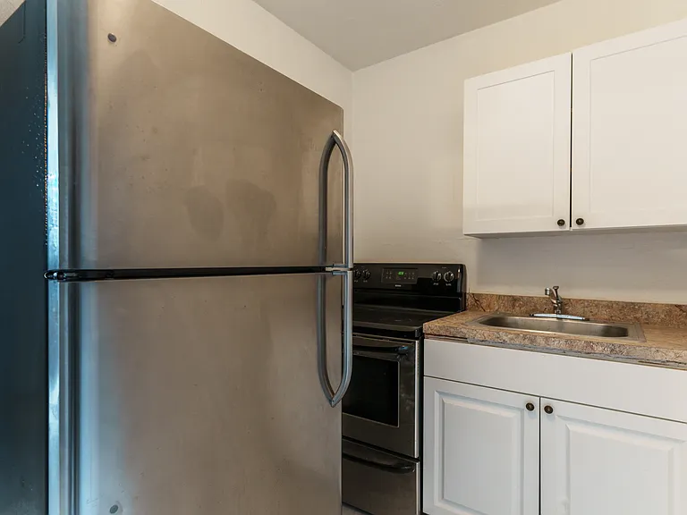 5930 Pierce St — Photo 5