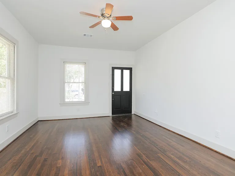 1244 W 21st St — Photo 12