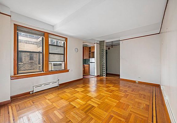 3rd image of 30 W 90th St APT 9C