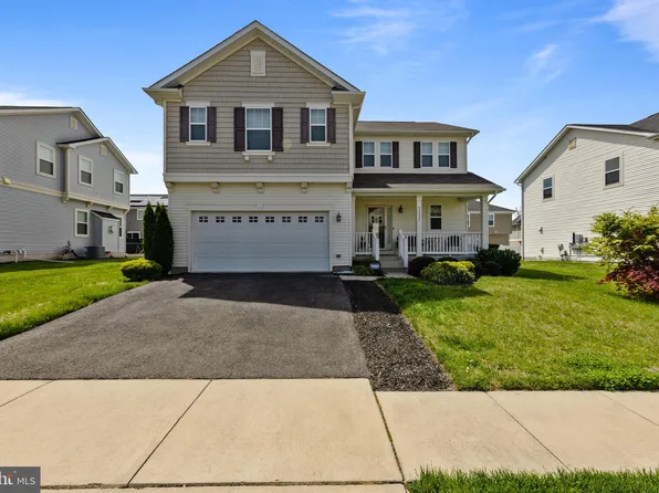 2211 Kay Hill Dr, Waldorf, MD 20601