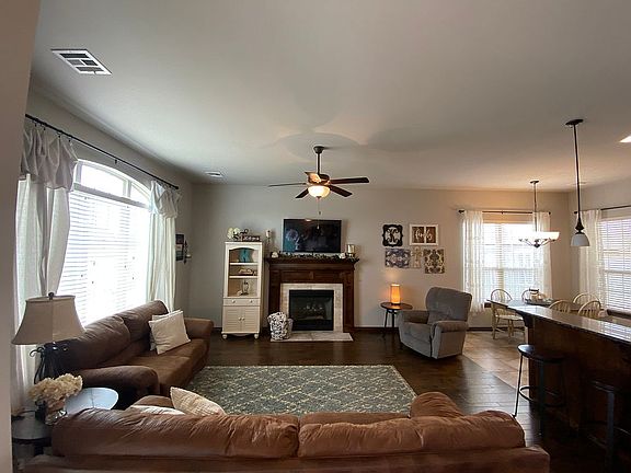 5th image of 935 Phils Way NW