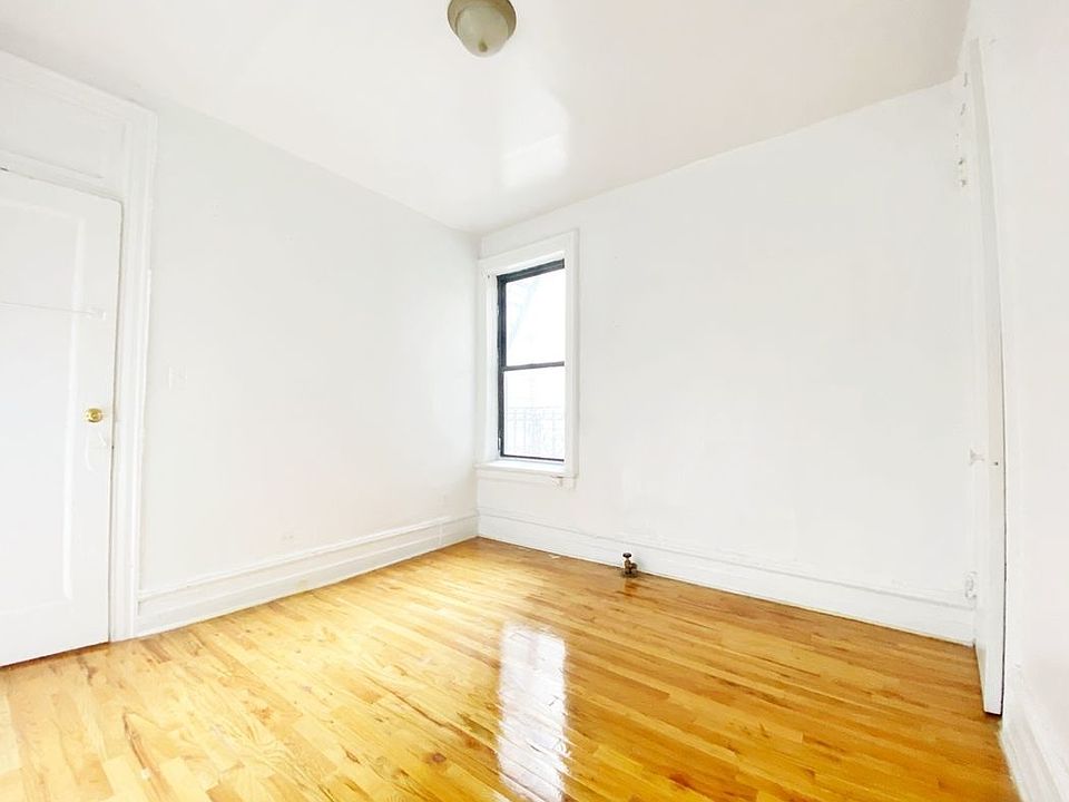 2nd image of 540 Manhattan Ave #2JJ