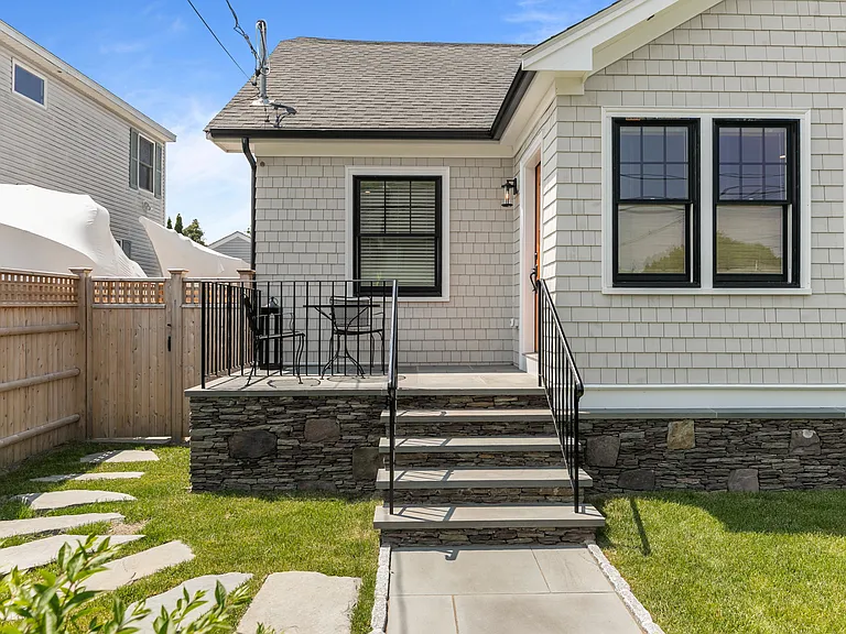 109 Carroll Ave — Photo 50