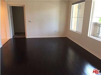 3rd image of 6020 Seabluff Dr Unit 123
