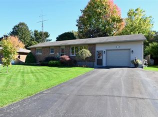 15 Hillsdale Ave, Chatham Kent, ON N0P2C0