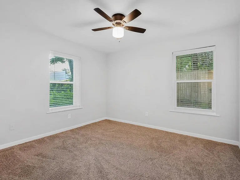 611 N Copeland St #D — Photo 10