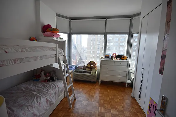 Rented by Luxury Habitat | media 26