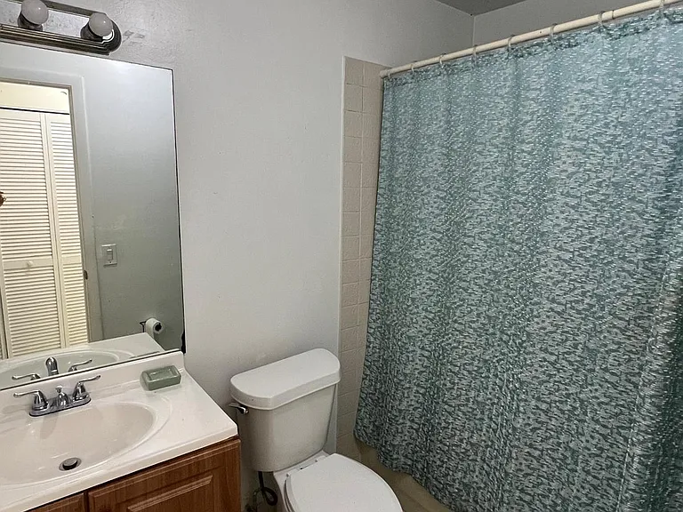 7956 Pembroke Rd — Photo 5