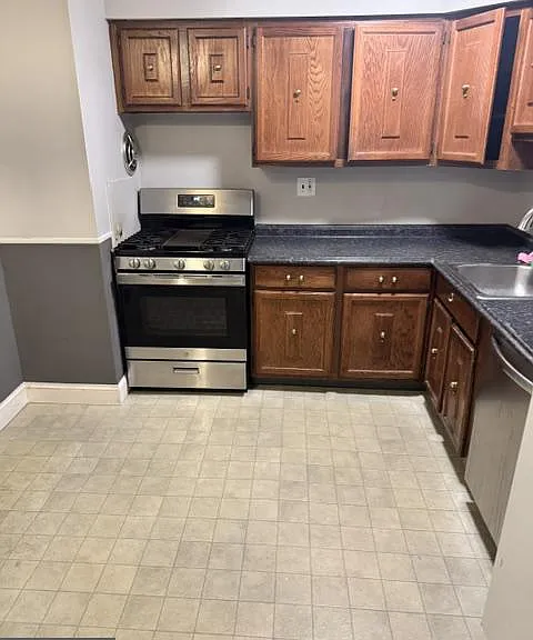 9894 Frankford Ave — Photo 2