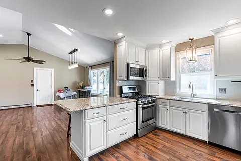 2 bed, 1095 sqft, $3,200 — Photo 4