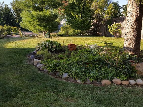 3rd image of 1426 Thayer Dr