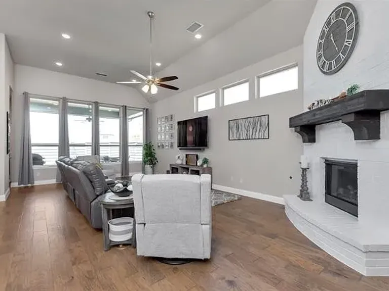 7013 Cross Point Ln — Photo 15