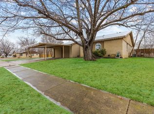 6844 Richardson Dr, Watauga, TX 76148