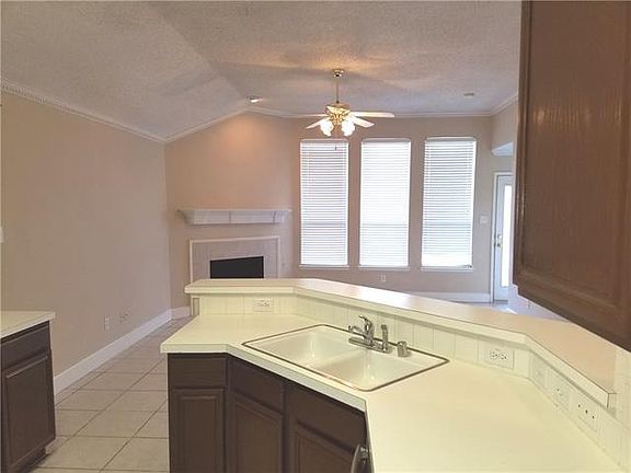 4th image of 210 Trailwood Dr