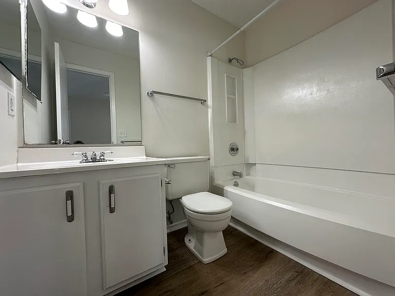 1801 Queen Anne Ct — Photo 17