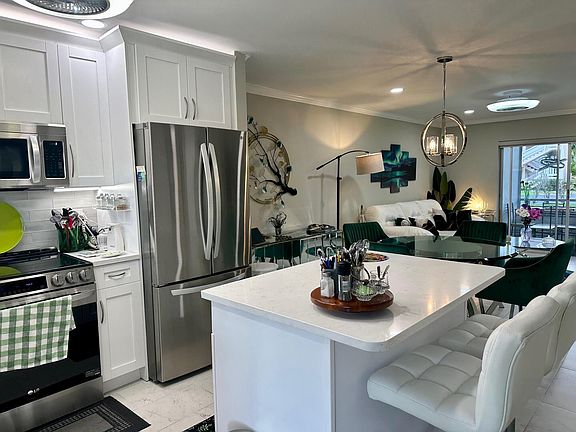 5th image of 2721 Garden Dr N APT 105