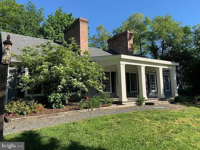 2 bed, 1.0 bath, 1000 sqft, $2,000 — Photo 2