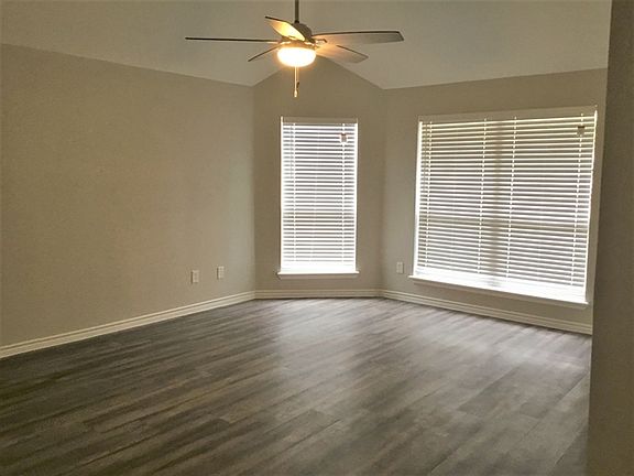 4th image of 10431 Sanibel Falls Ct