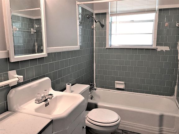 5th image of 106 Crawford St