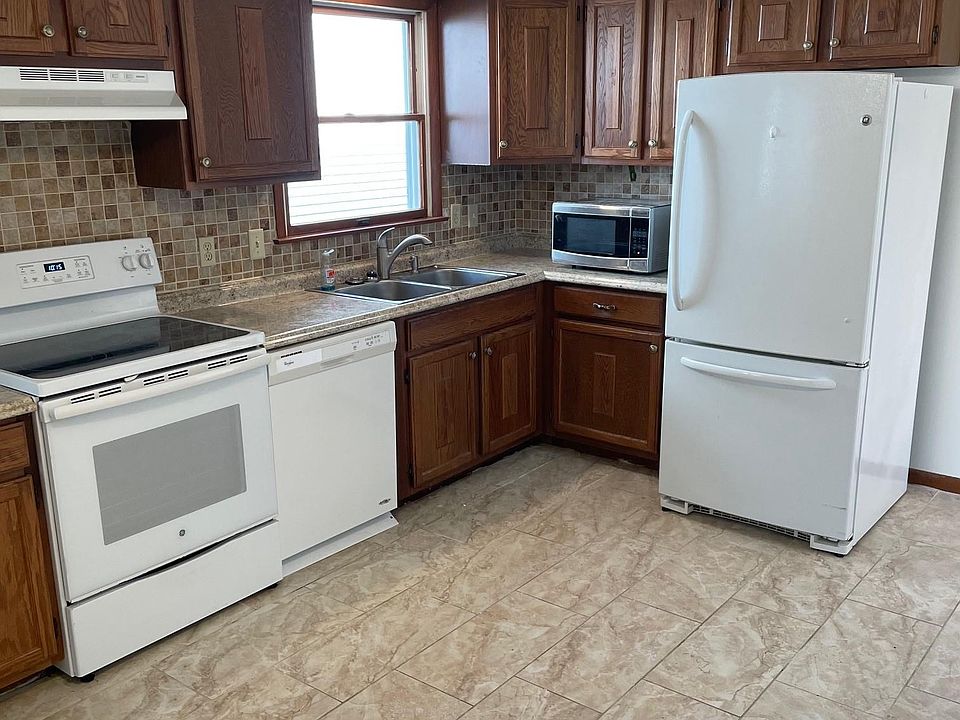 Kitchen 12' x 15'