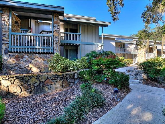 5th image of 3091 Camelot Dr #3091