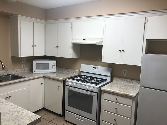 3rd image of 4582-4588 50th St #4586.5