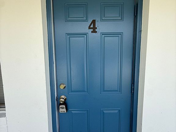 2nd image of 241 SE Park St #4