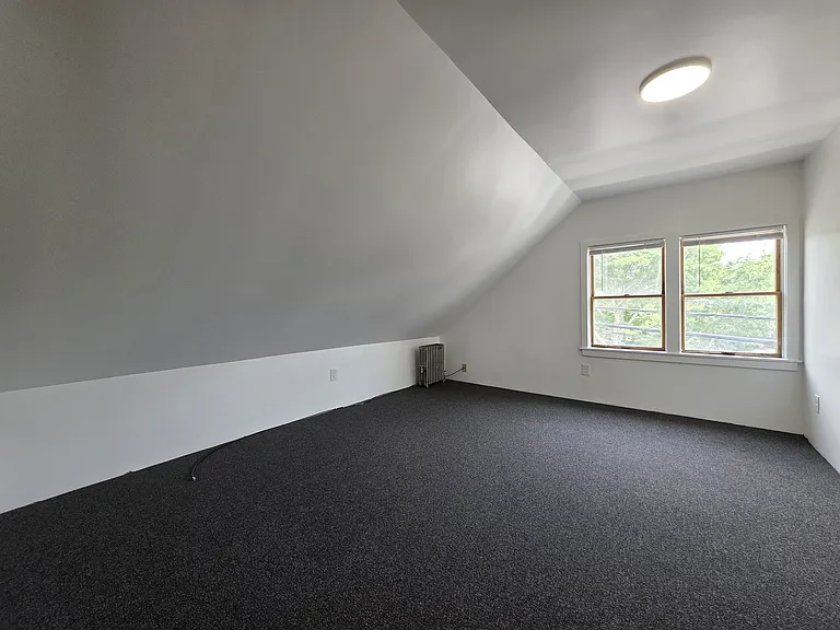 389 Bullocks Point 3rdflr 2b/1b Heatincluded Freshpaint Newfloors — Photo 7