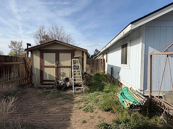 2nd image of 2741 SW 28th St