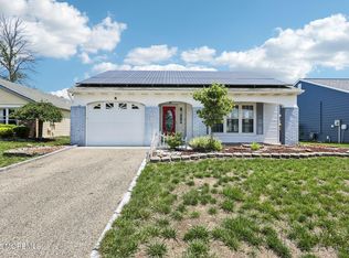 12 Oakham Row, Manchester, NJ 08759