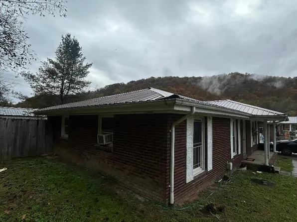 17 Music St, Prestonsburg, KY 41653