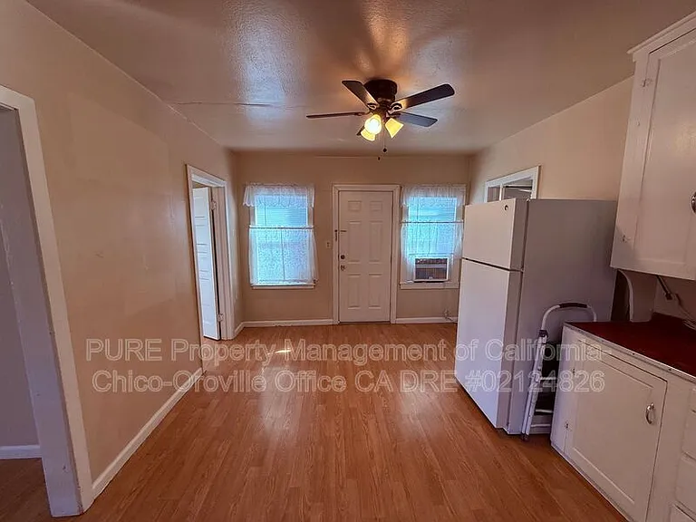 1532 Bridge St — Photo 5