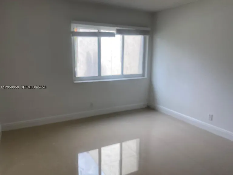 100 Lakeview Dr #316 — Photo 4