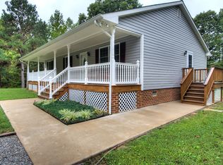 27572 Sunshine Rd, Ruther Glen, VA 22546