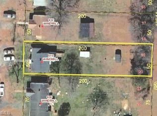 701 Windmill St, Walnut Cove, NC 27052