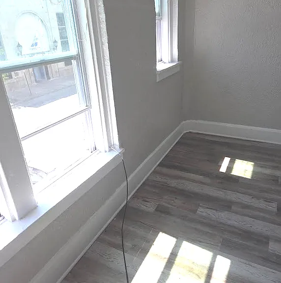 1910 Pine Ave #2 — Photo 1