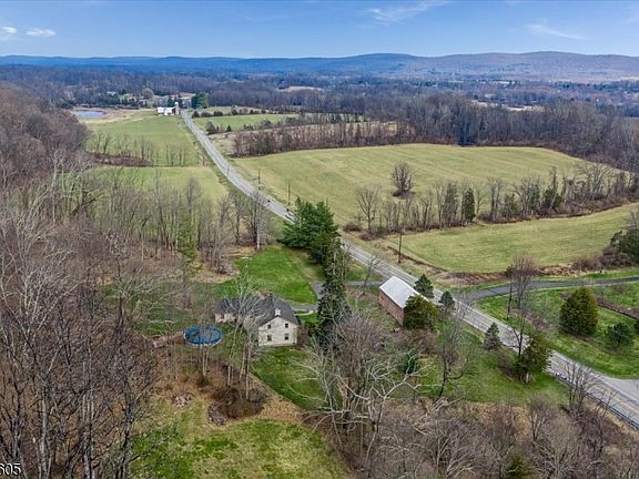 2nd image of 195 Allamuchy Rd