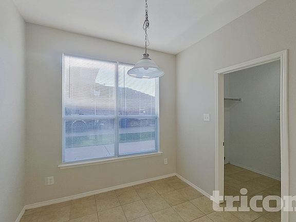 4th image of 1470 Waldrop Dr