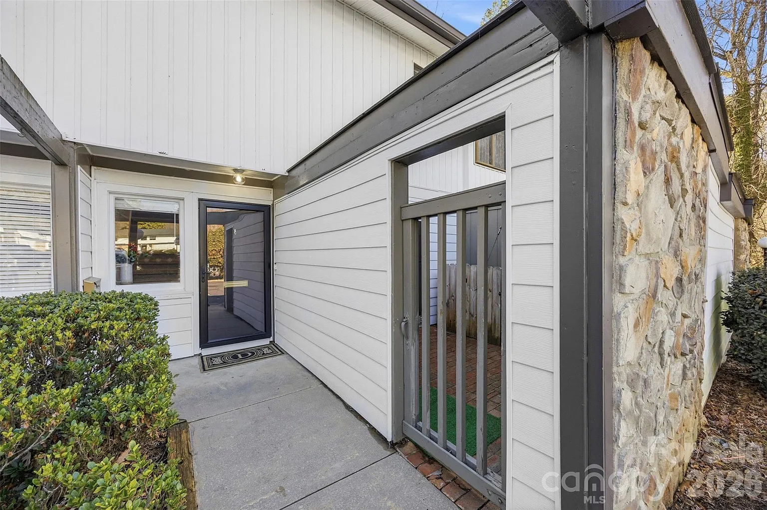 3617 Maple Glen Ln photo 1